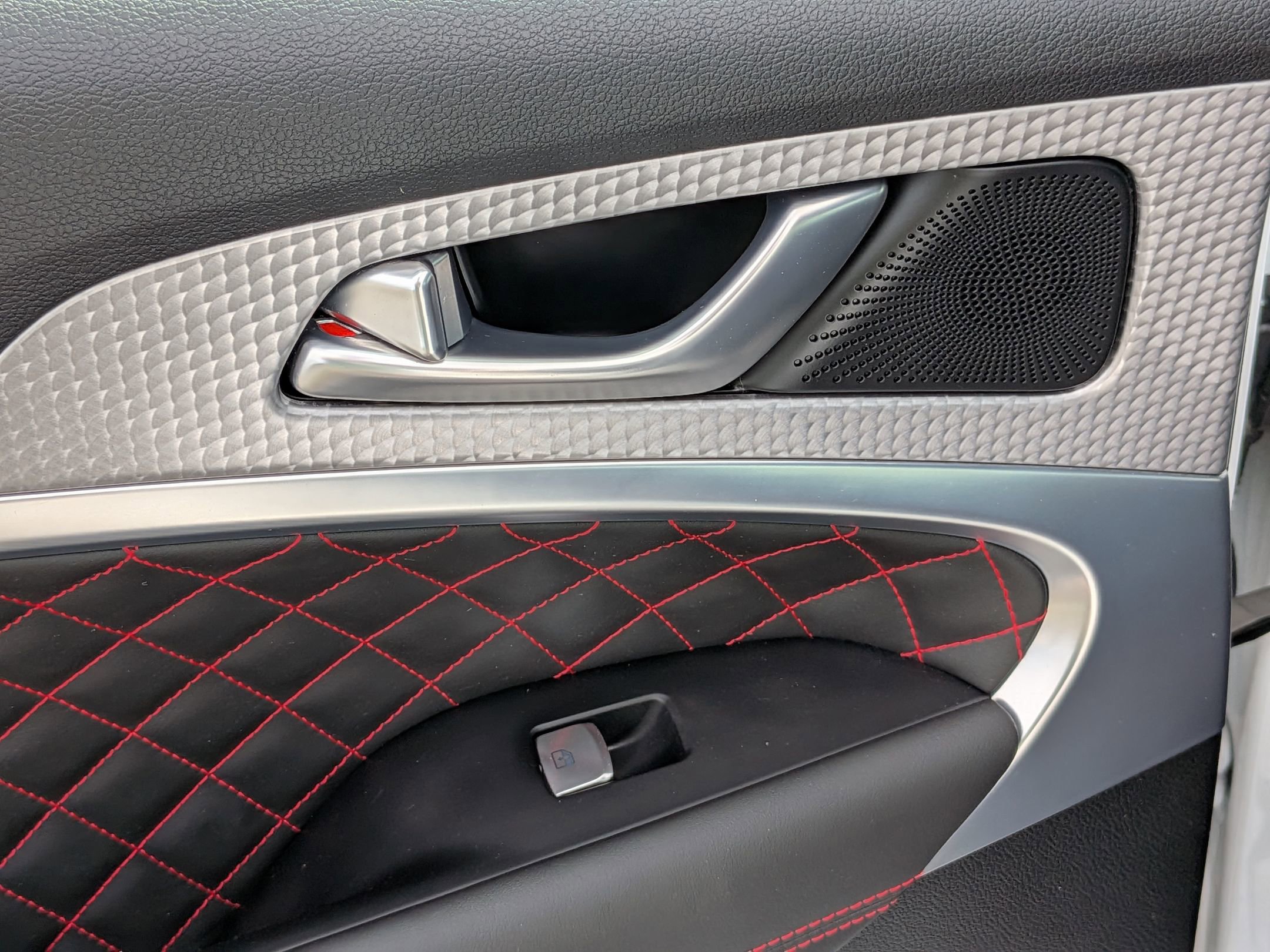 2023 Genesis G70 3.3T Sport Prestige photo 27
