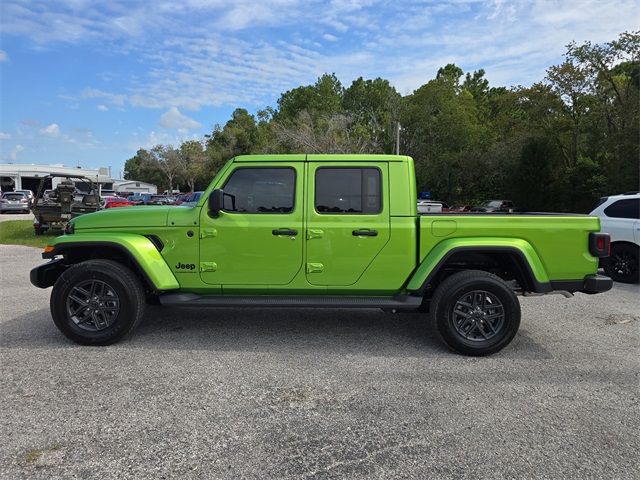 2025 Jeep Gladiator Sport S photo 2