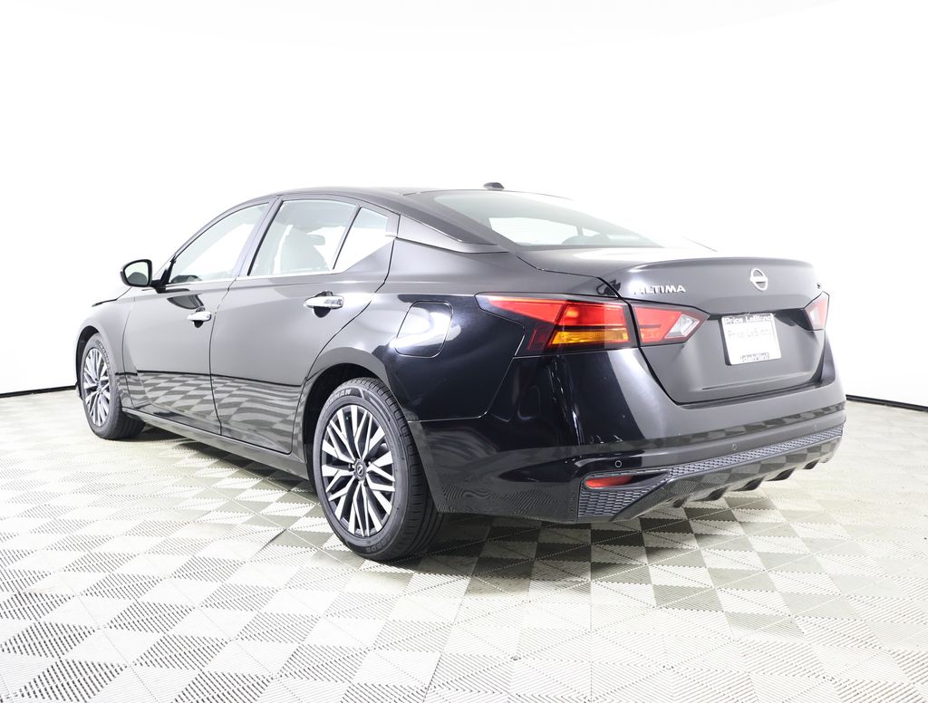 2023 Nissan Altima 2.5 SV photo 4