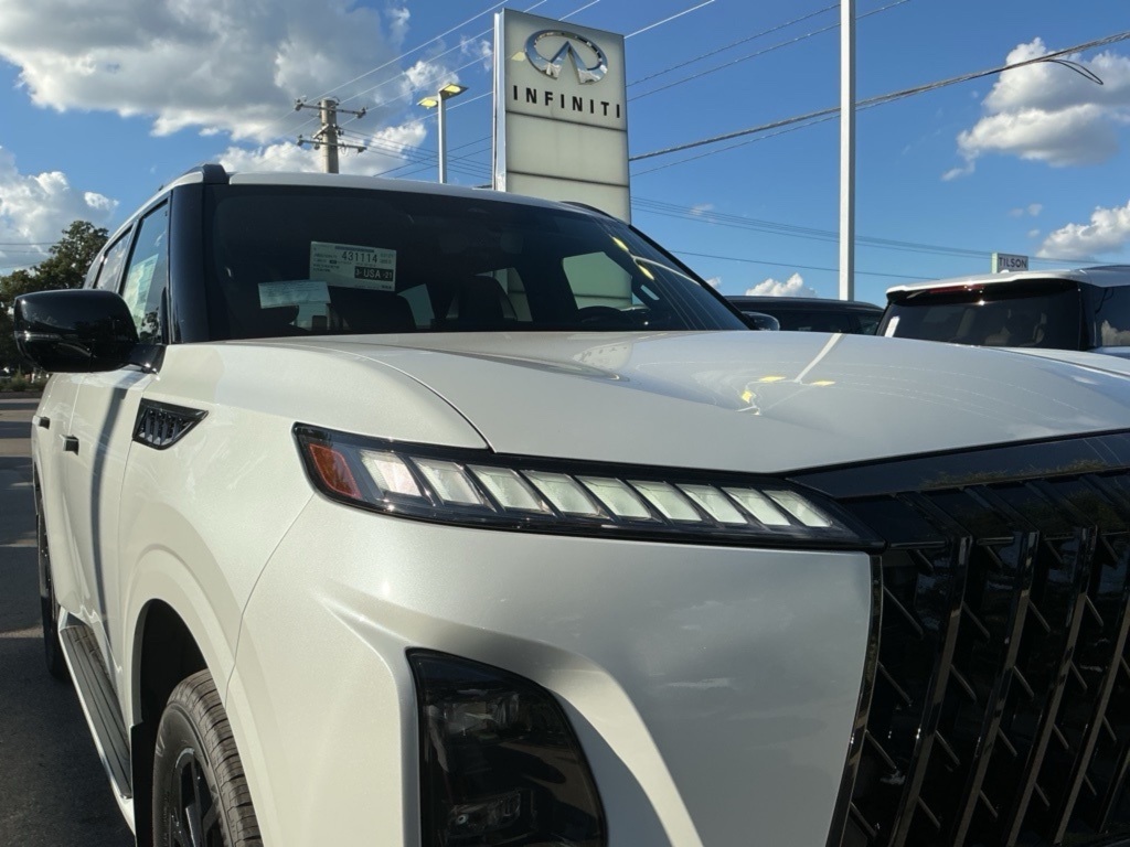 2026 Infiniti QX80 Sensory photo 8