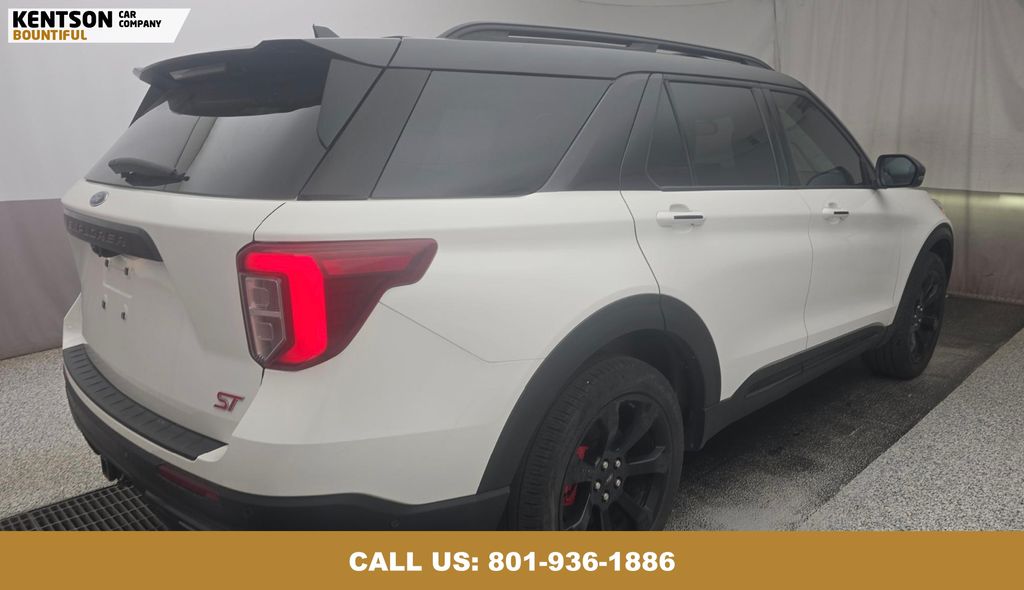 2021 Ford Explorer ST photo 3