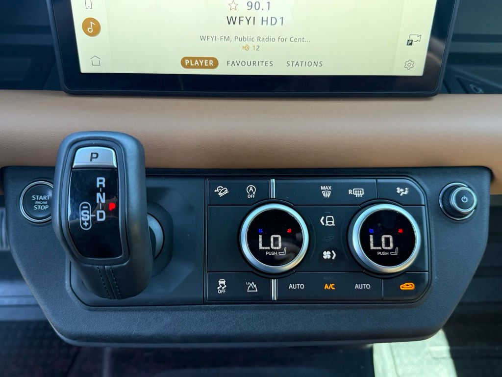 2024 Land Rover Defender 110 X-Dynamic SE photo 23