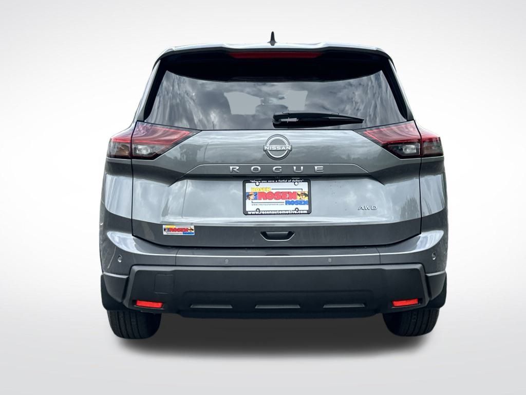 2026 Nissan Rogue S photo 4