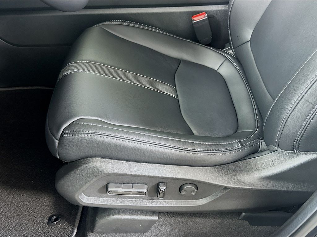 2025 Honda Pilot Touring photo 17