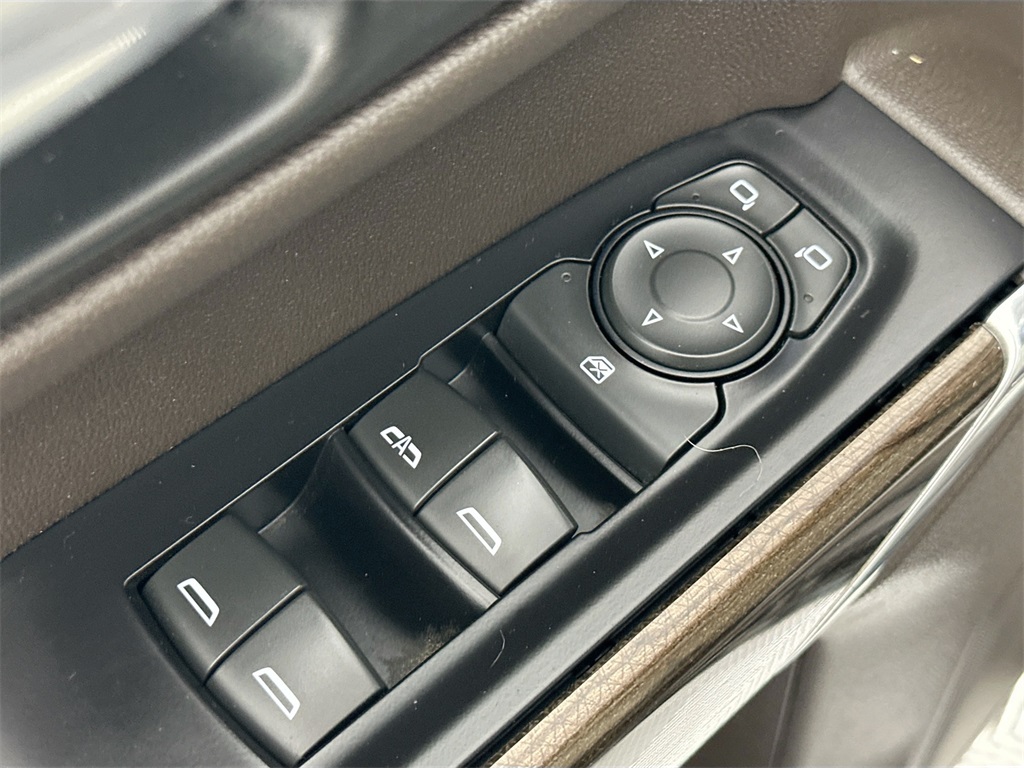 2020 Chevrolet Silverado 1500 LT photo 18