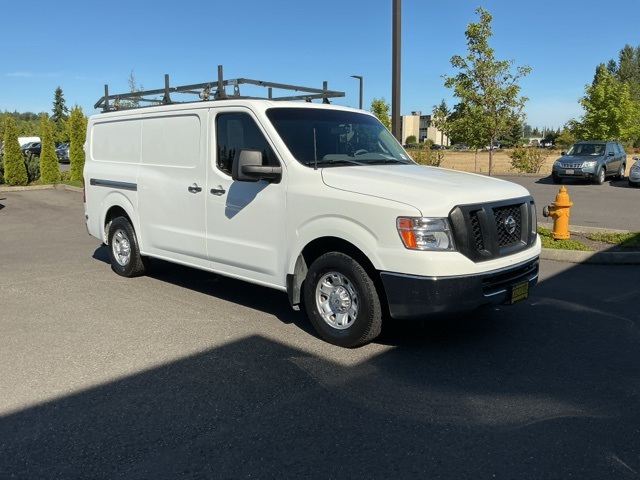 2013 Nissan NV2500 HD SV photo 3