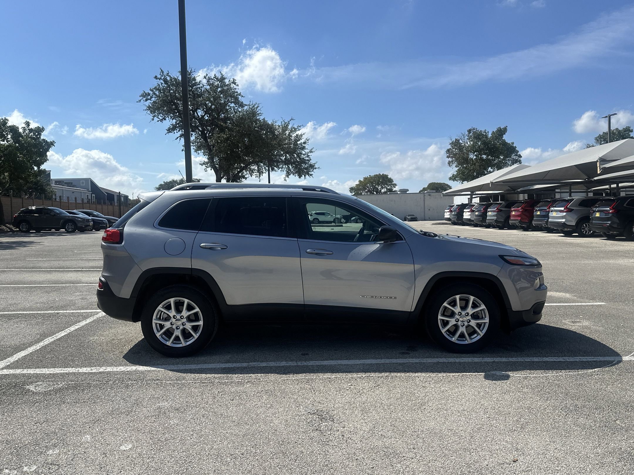 2014 Jeep Cherokee Latitude photo 2