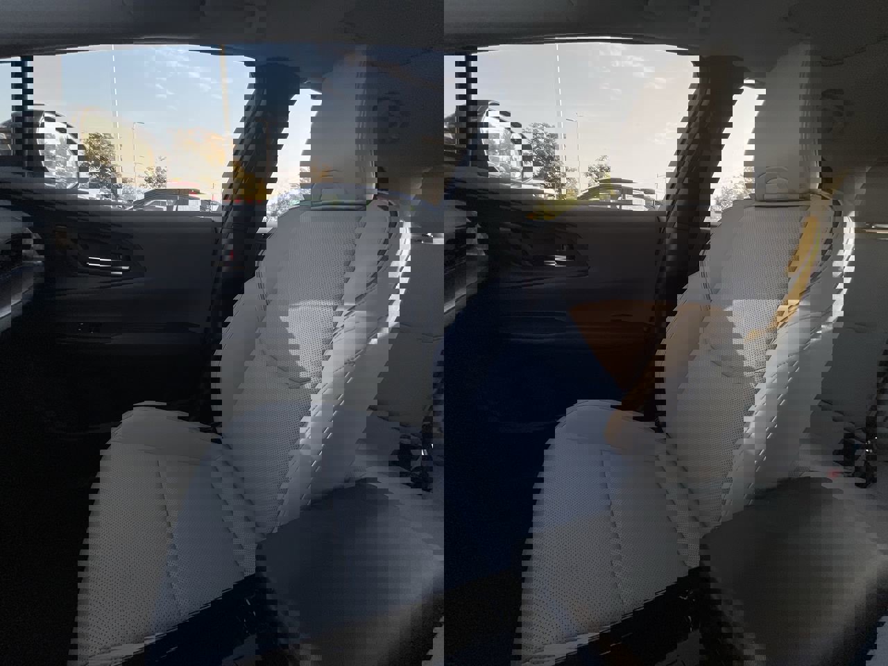 2025 Toyota Prius XLE photo 25