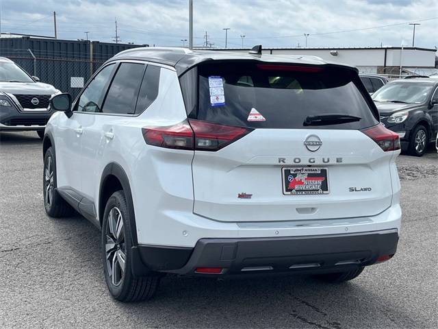 2025 Nissan Rogue SL photo 4