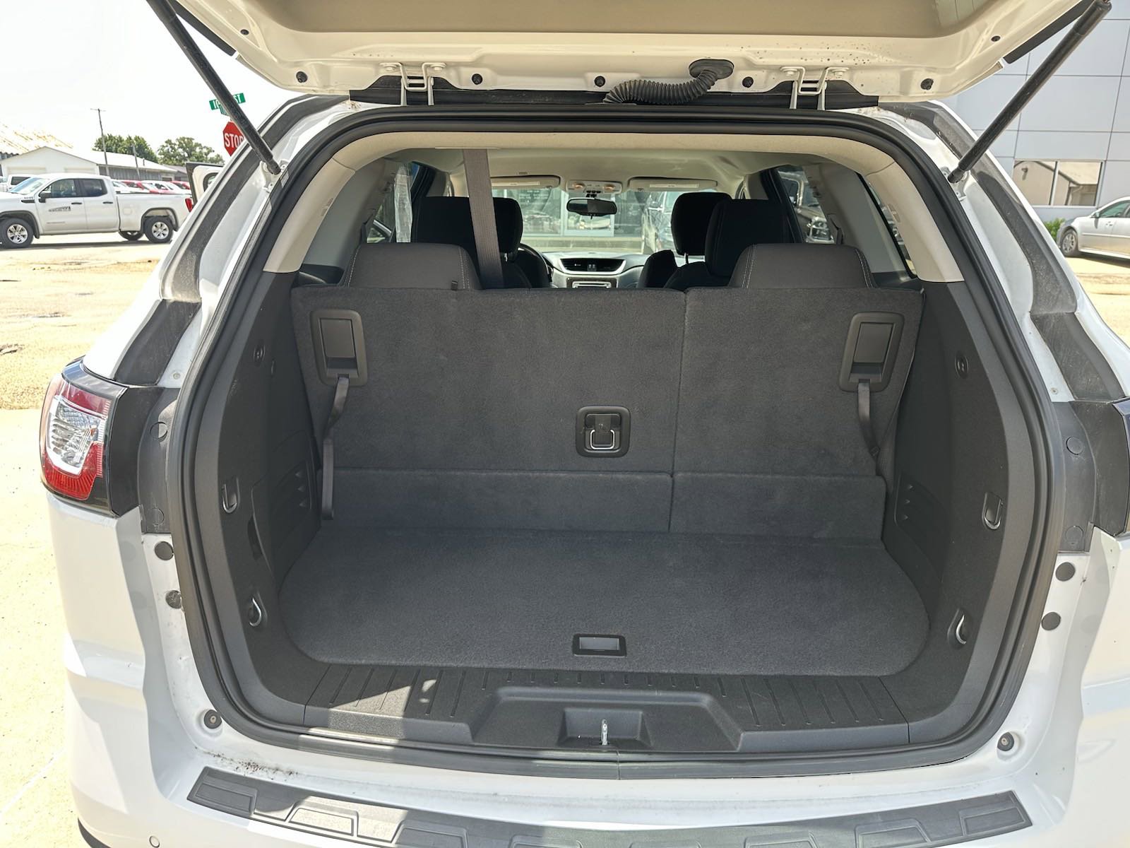 PreOwned 2017 Chevrolet Traverse LT Sport Utility in Blairstown IA