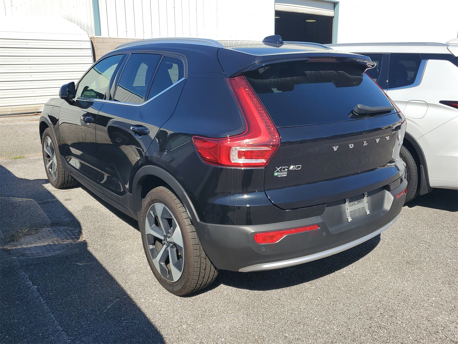 2023 Volvo XC40 Plus photo 3