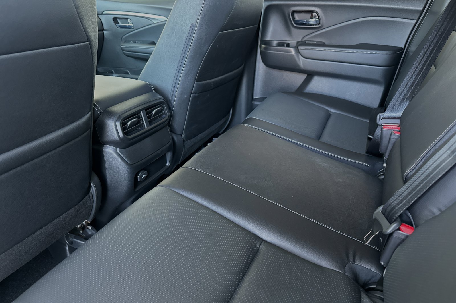 2025 Honda Ridgeline RTL photo 12