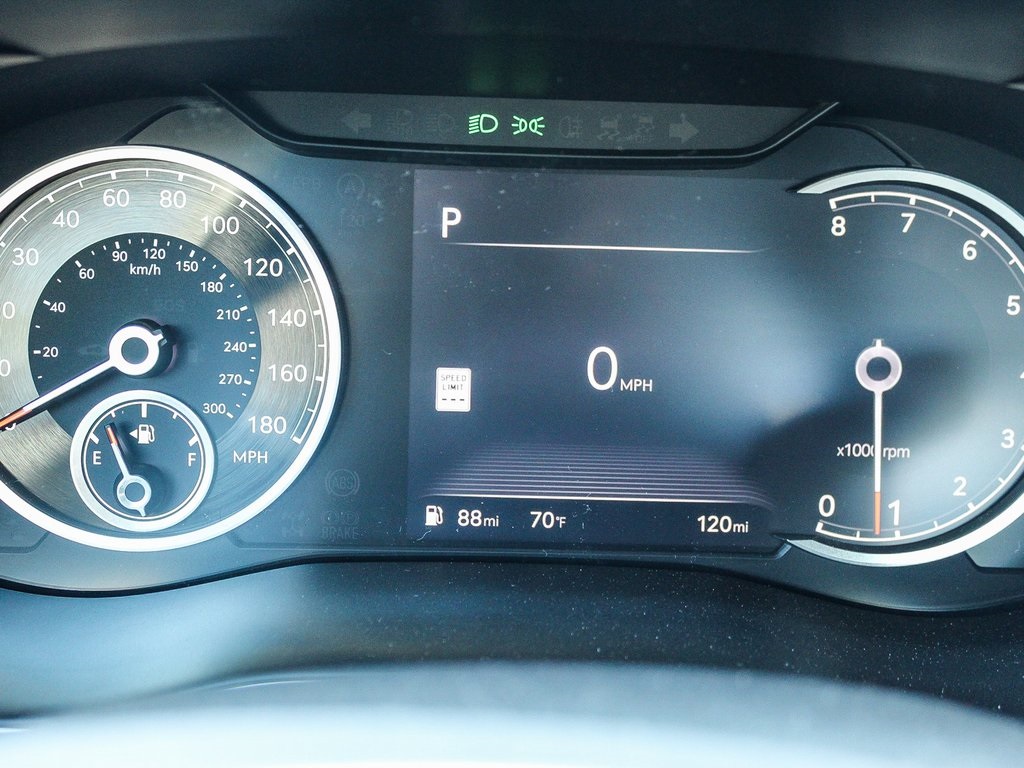 2026 Genesis G70 2.5T photo 21