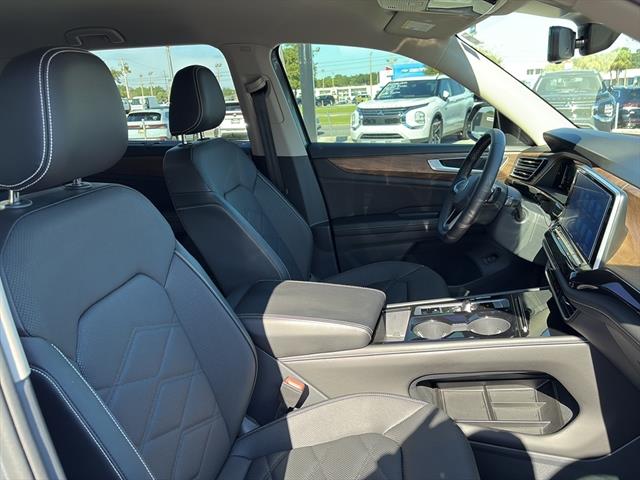 2024 Volkswagen Atlas SE Technology photo 9