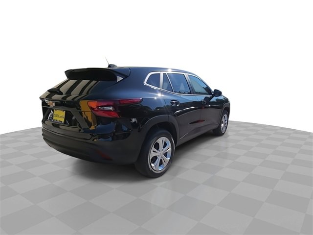 2024 Chevrolet Trax LS photo 7