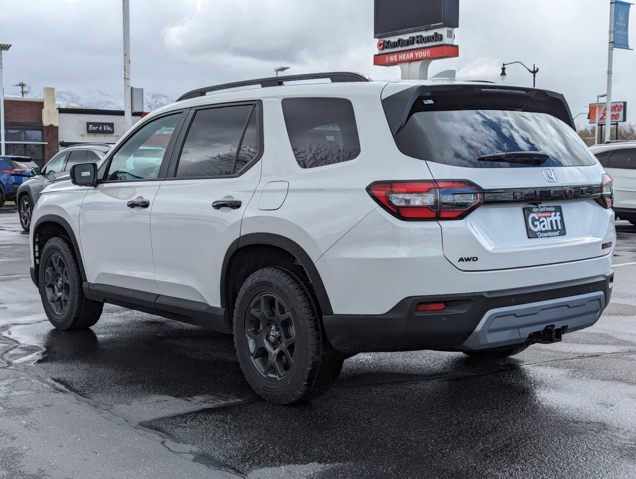 2025 Honda Pilot TrailSport photo 4