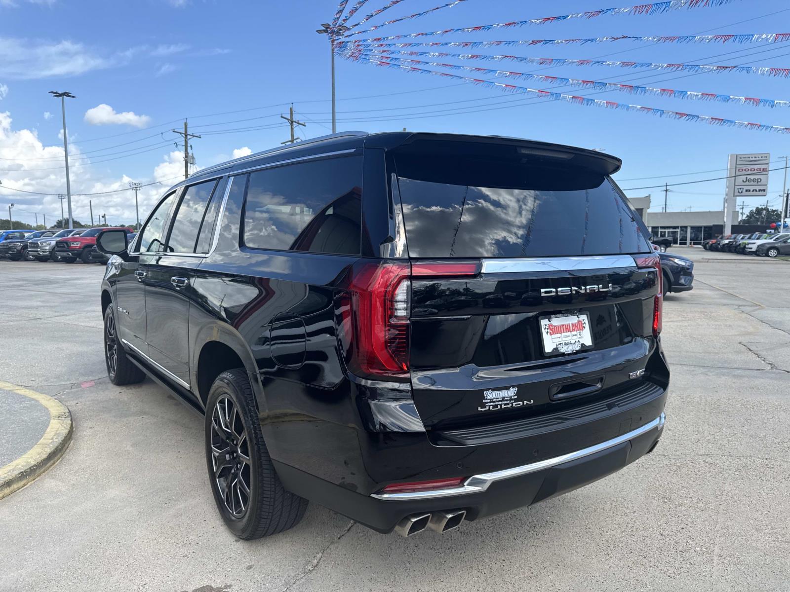 2025 Gmc Yukon XL Denali photo 4