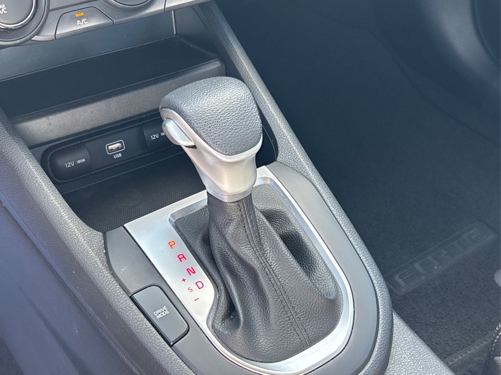 2022 Kia Forte LXS photo 28