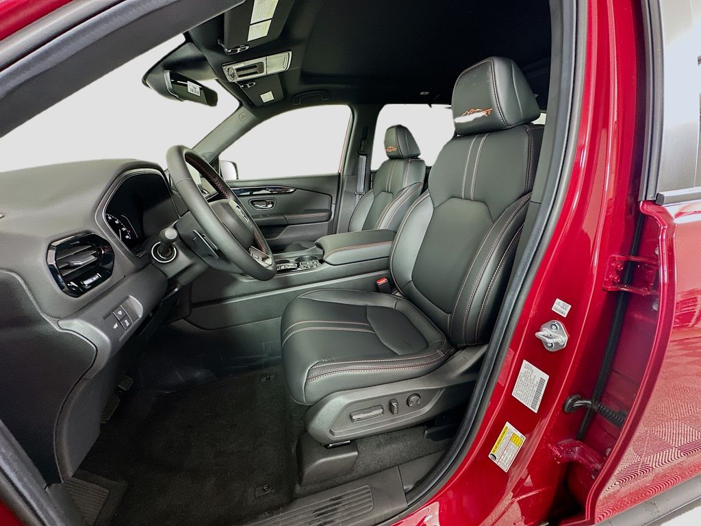 2025 Honda Pilot TrailSport photo 14