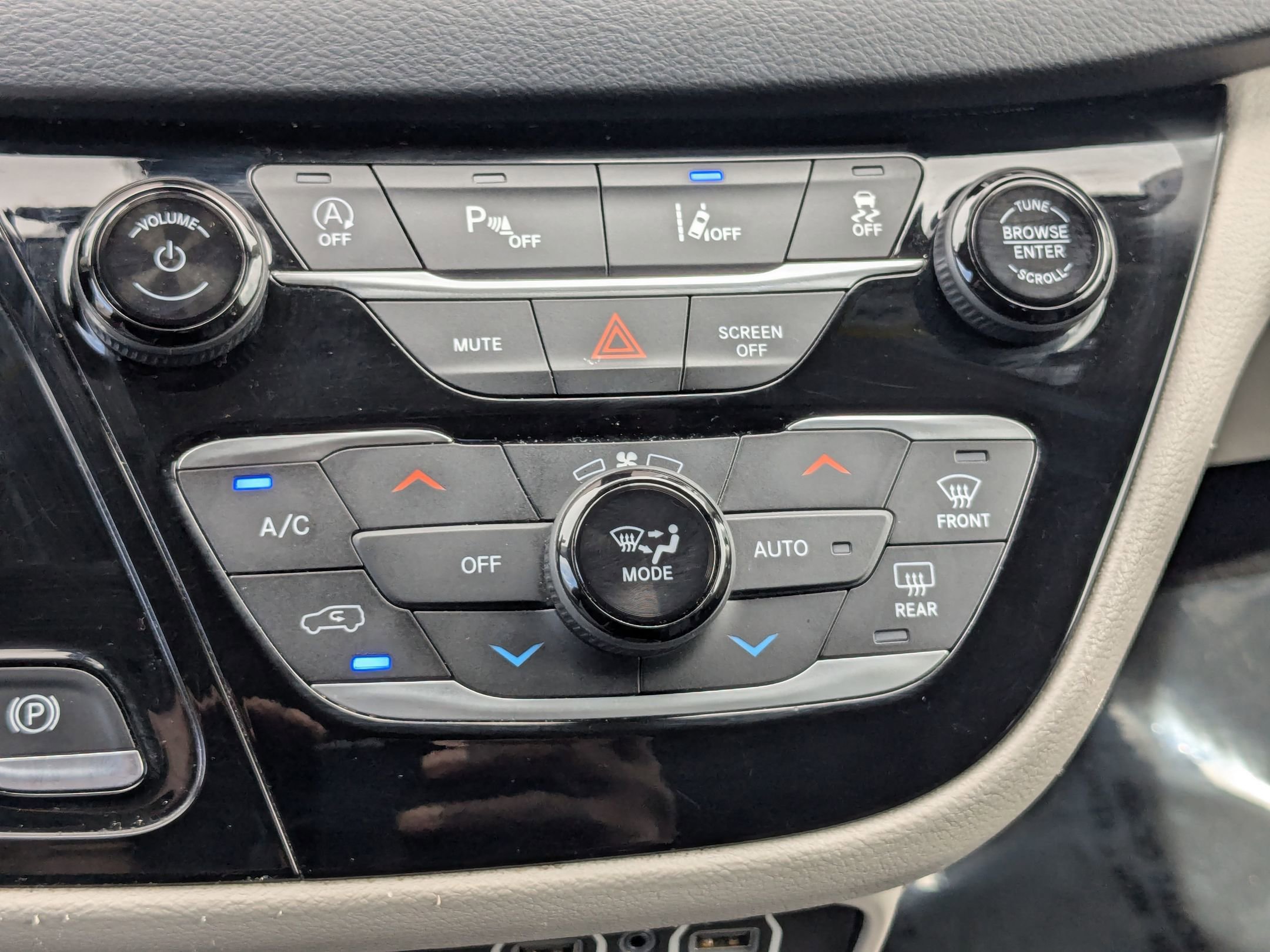 2021 Chrysler Pacifica Touring L photo 20