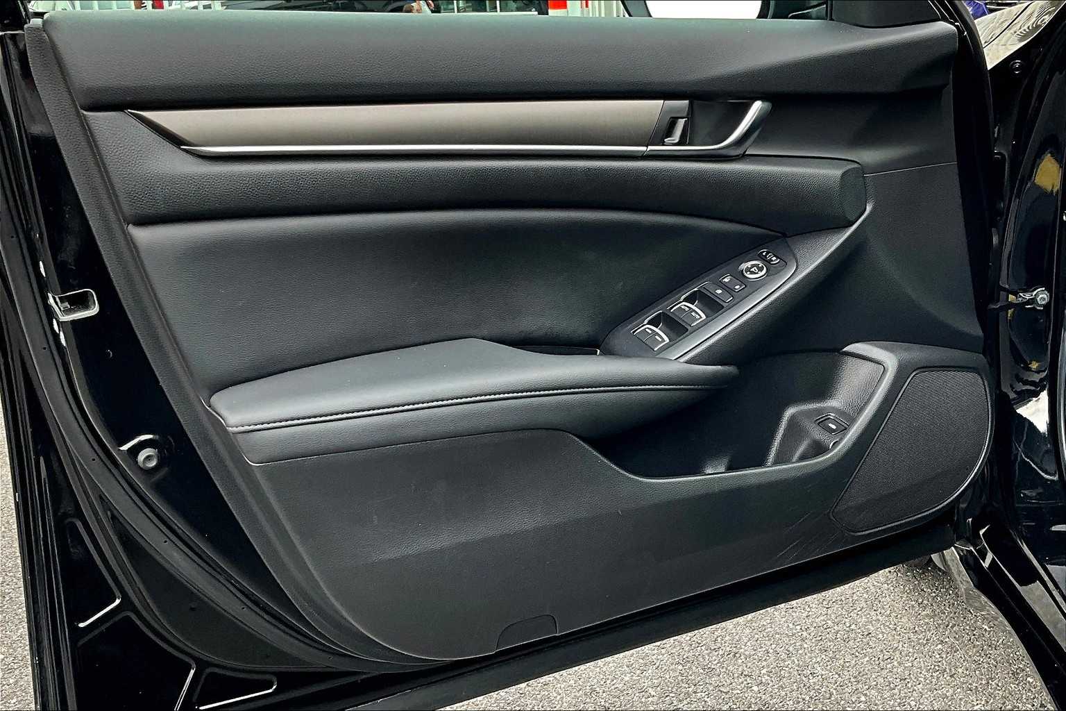 2021 Honda Accord LX photo 21
