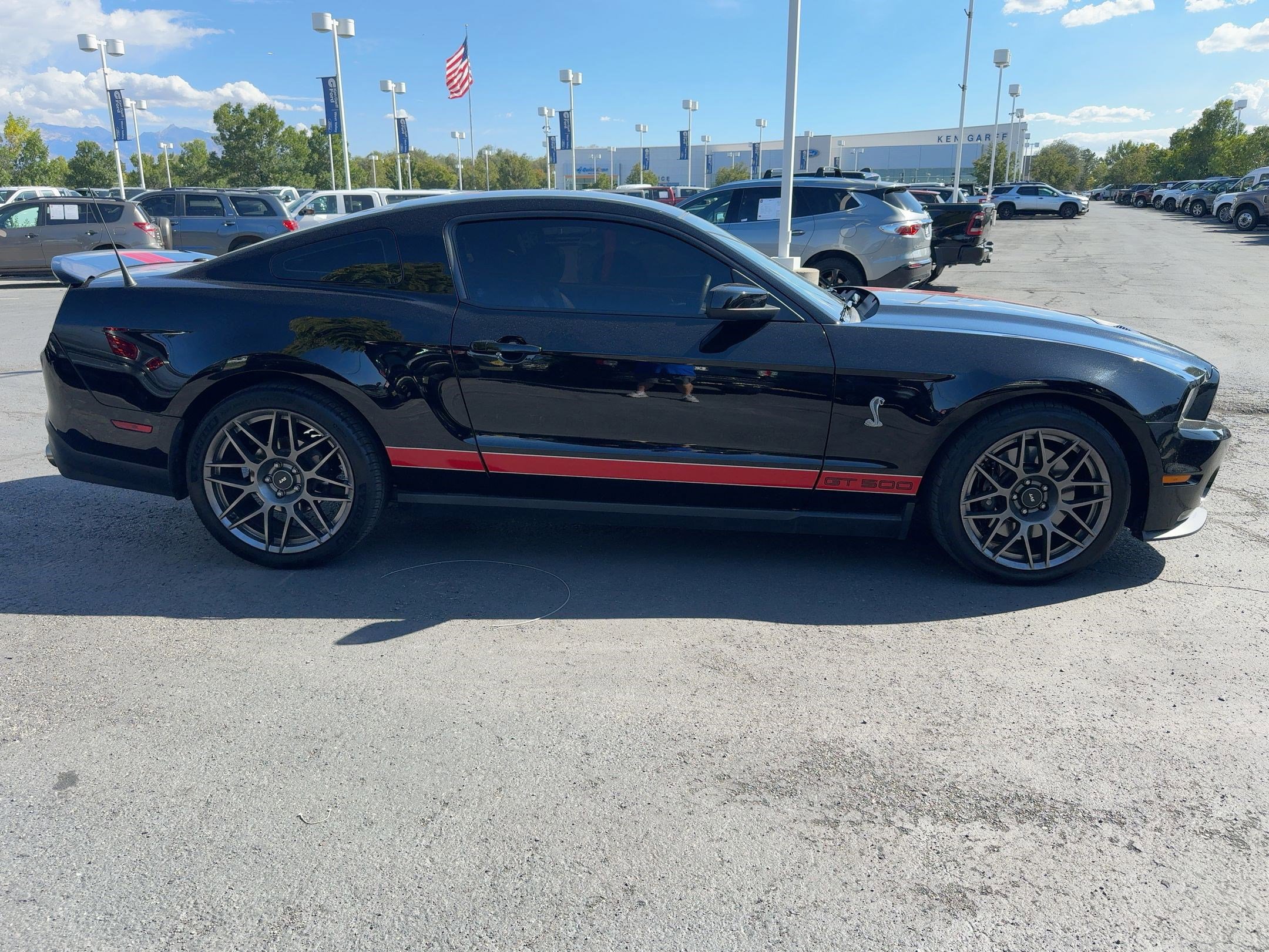 2011 Ford Mustang Shelby GT photo 2