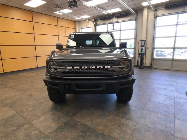 2025 Ford Bronco Badlands photo 2