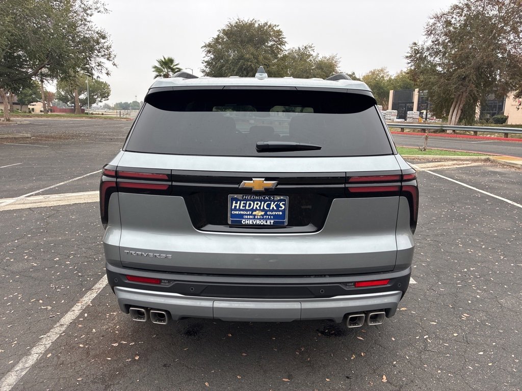 2026 Chevrolet Traverse photo 2
