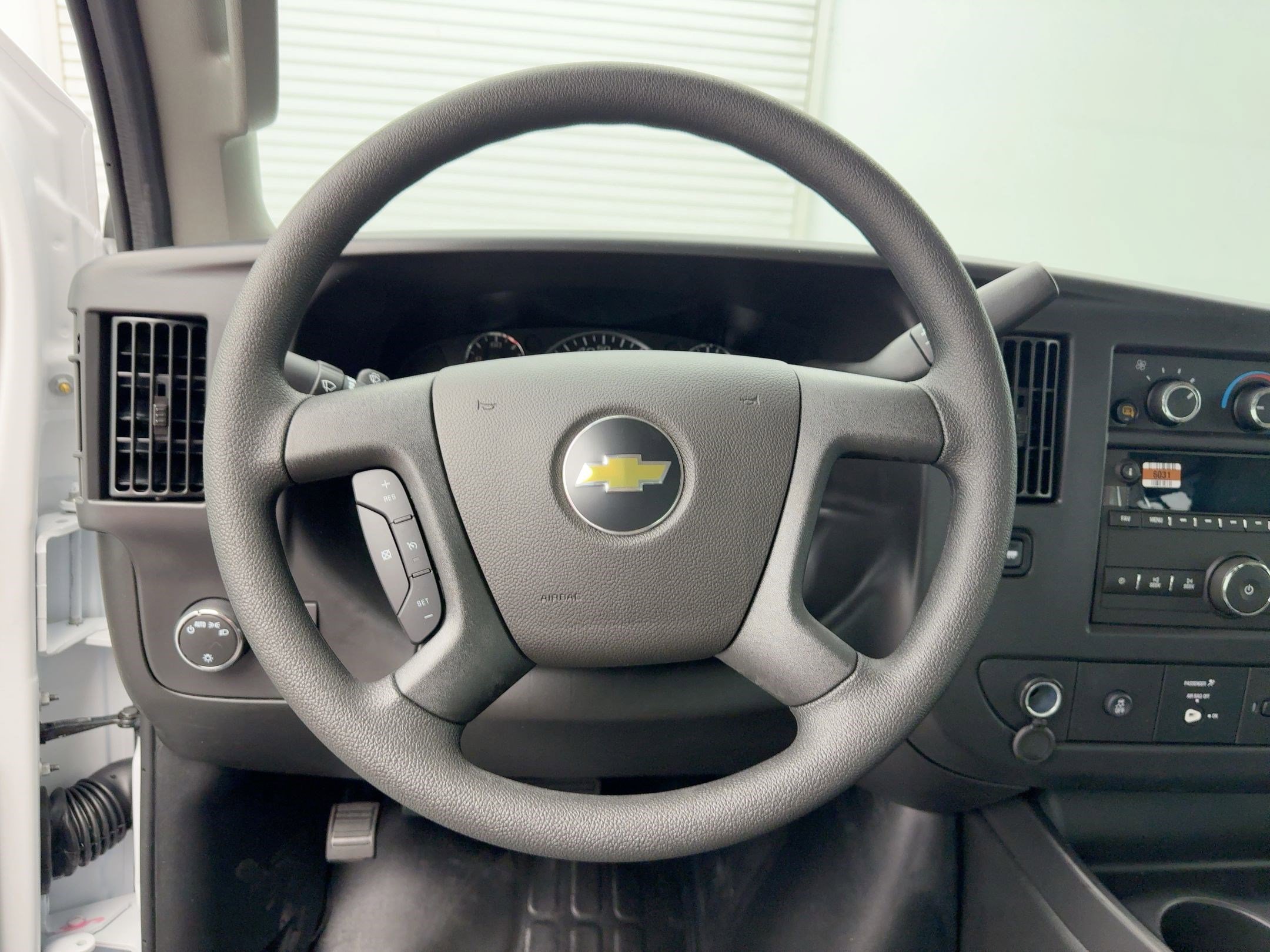2025 Chevrolet Express Cargo 2500 photo 14