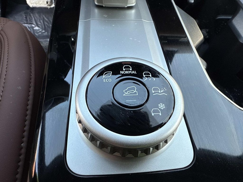 2025 Mitsubishi Outlander SEL photo 27