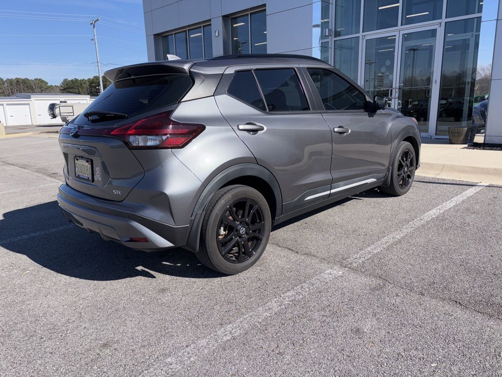 2021 Nissan Kicks SR photo 4