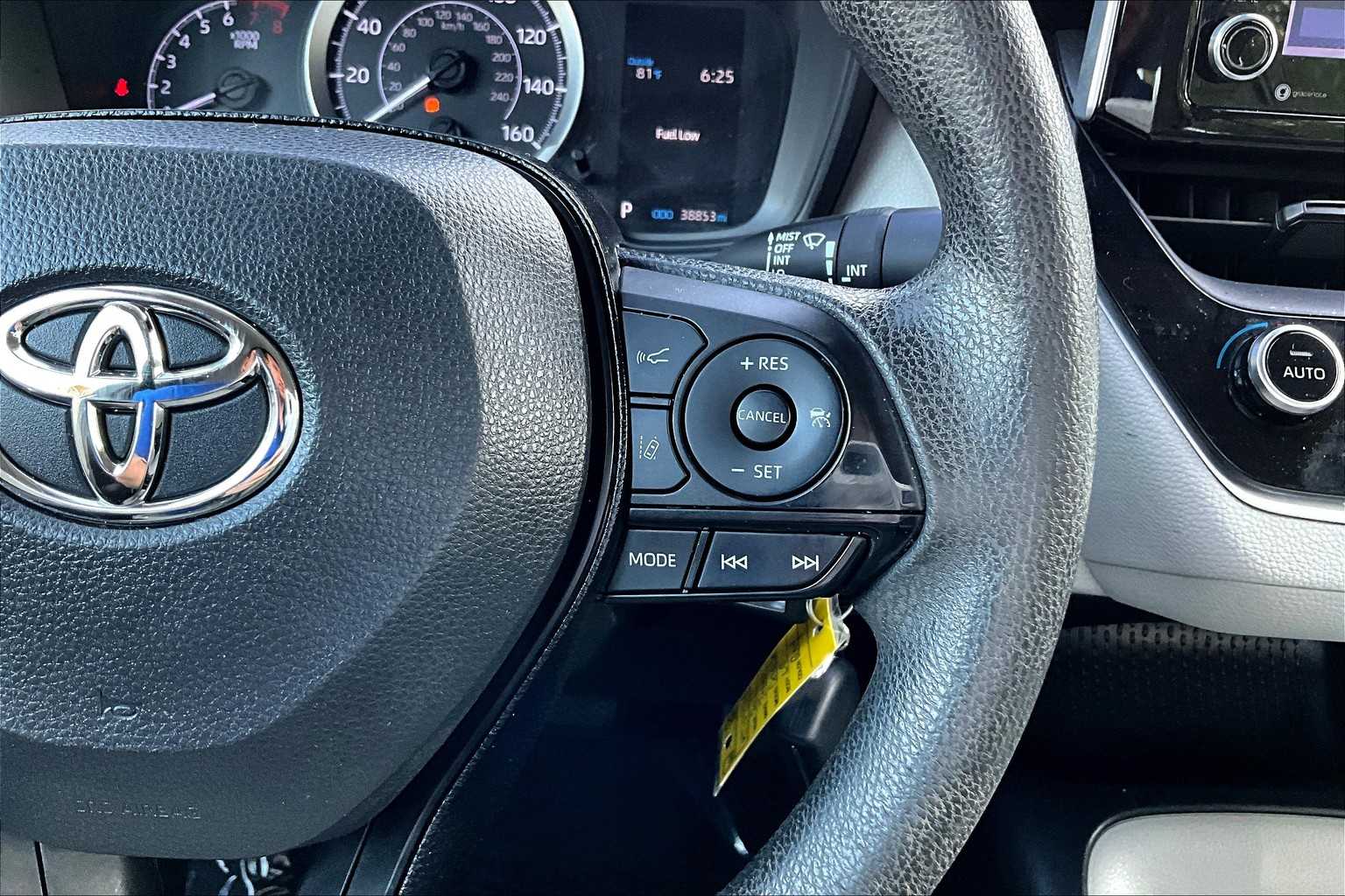 2021 Toyota Corolla LE photo 23