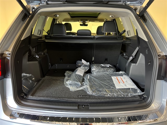 2026 Volkswagen Atlas SEL Premium R-Line photo 5