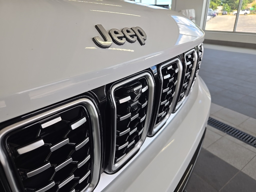 2021 Jeep Grand Cherokee L Summit photo 5