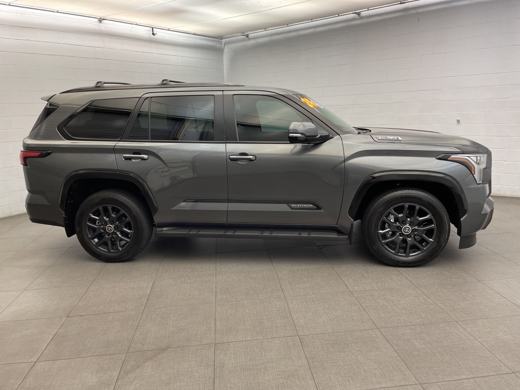 2024 Toyota Sequoia Platinum photo 3