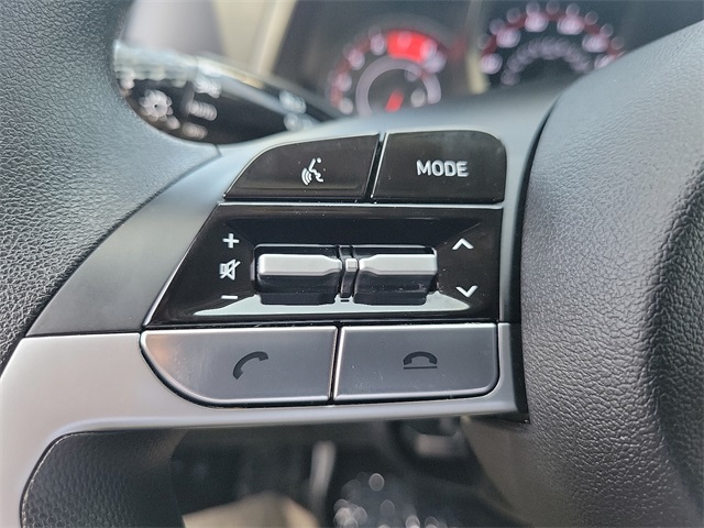 2023 Hyundai Elantra SEL photo 11