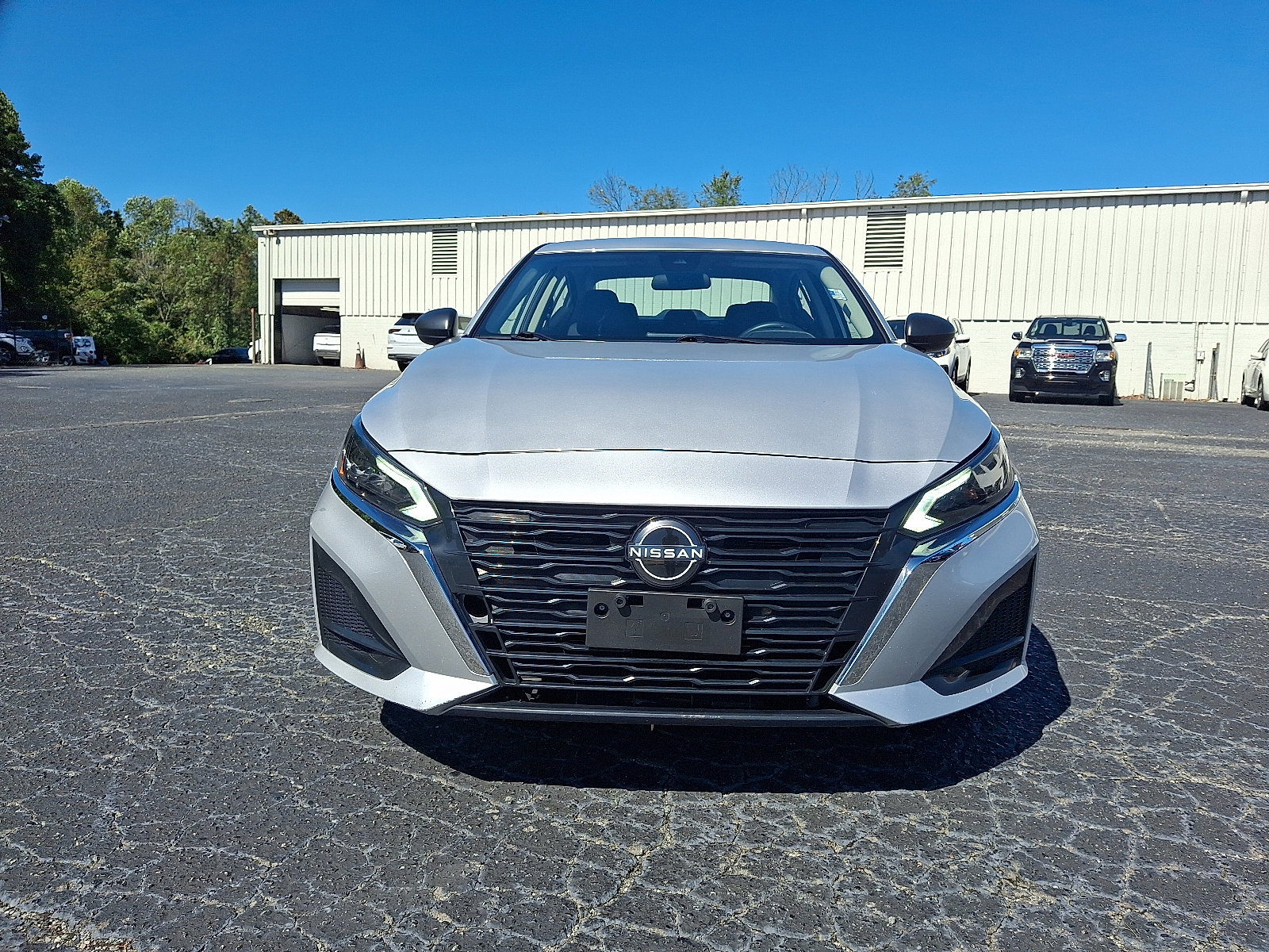 2024 Nissan Altima 2.5 SV photo 2