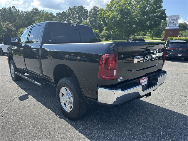 2025 Ram 2500 Tradesman photo 3
