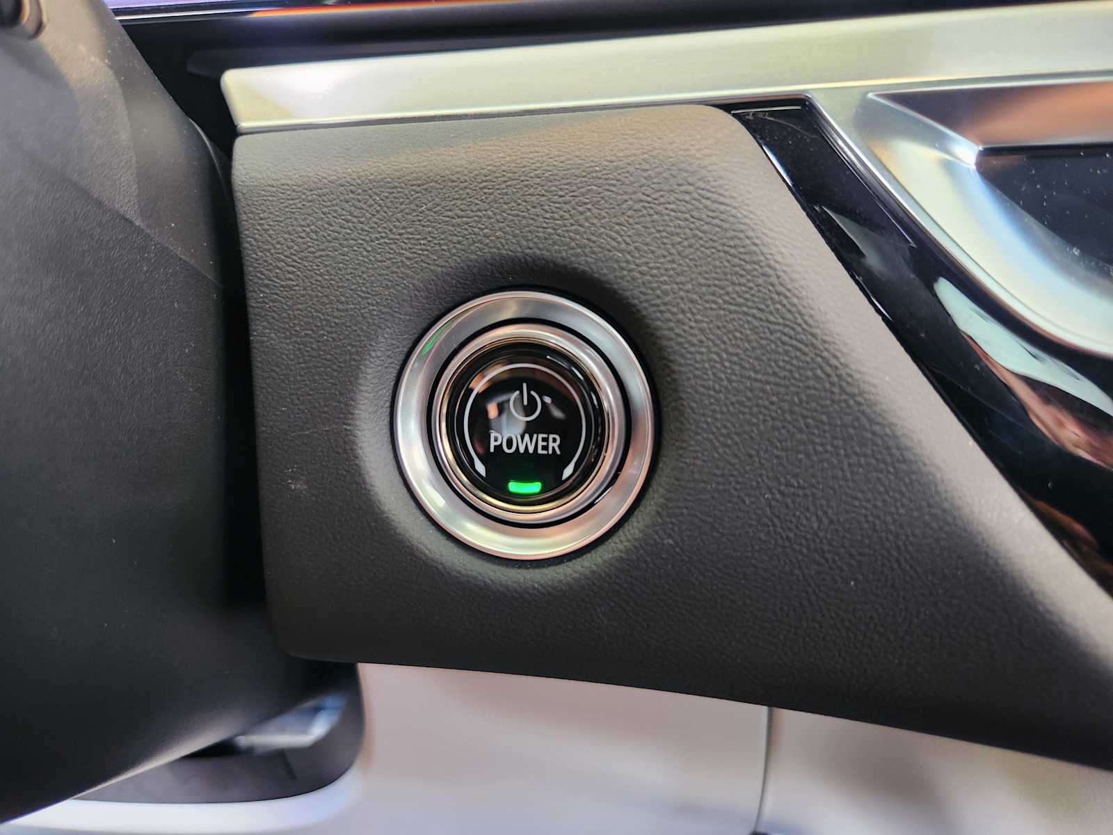 2025 Cadillac Lyriq Luxury photo 13