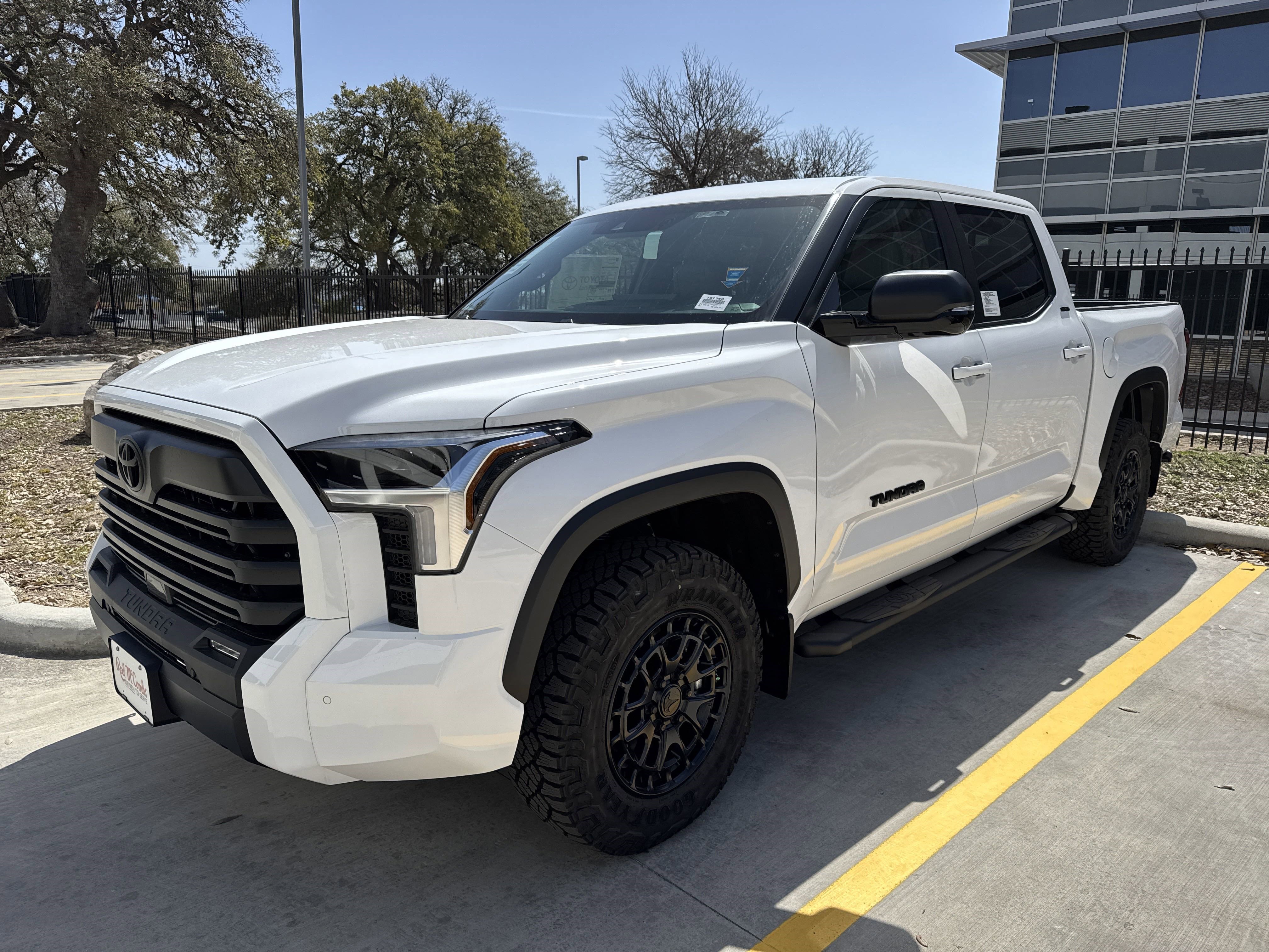 2025 Toyota Tundra SR5's photo