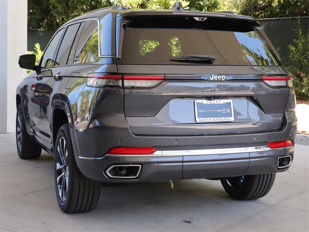 2023 Jeep Grand Cherokee Overland photo 2
