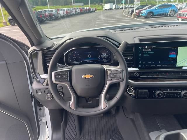 2025 Chevrolet Silverado 1500 LT photo 13