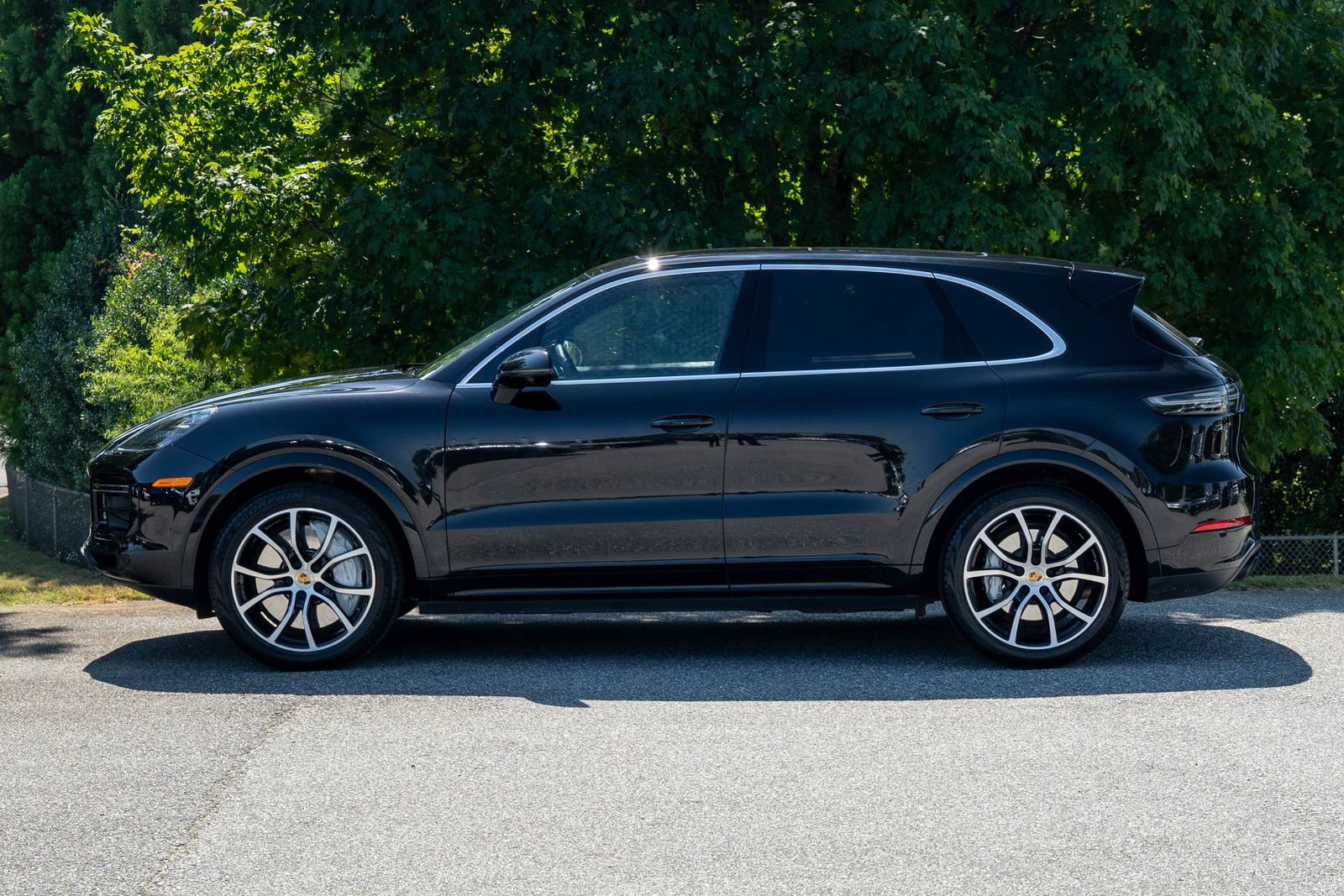 2020 Porsche Cayenne Turbo photo 2