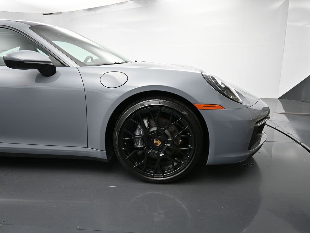 2024 Porsche 911 T 4 photo 19