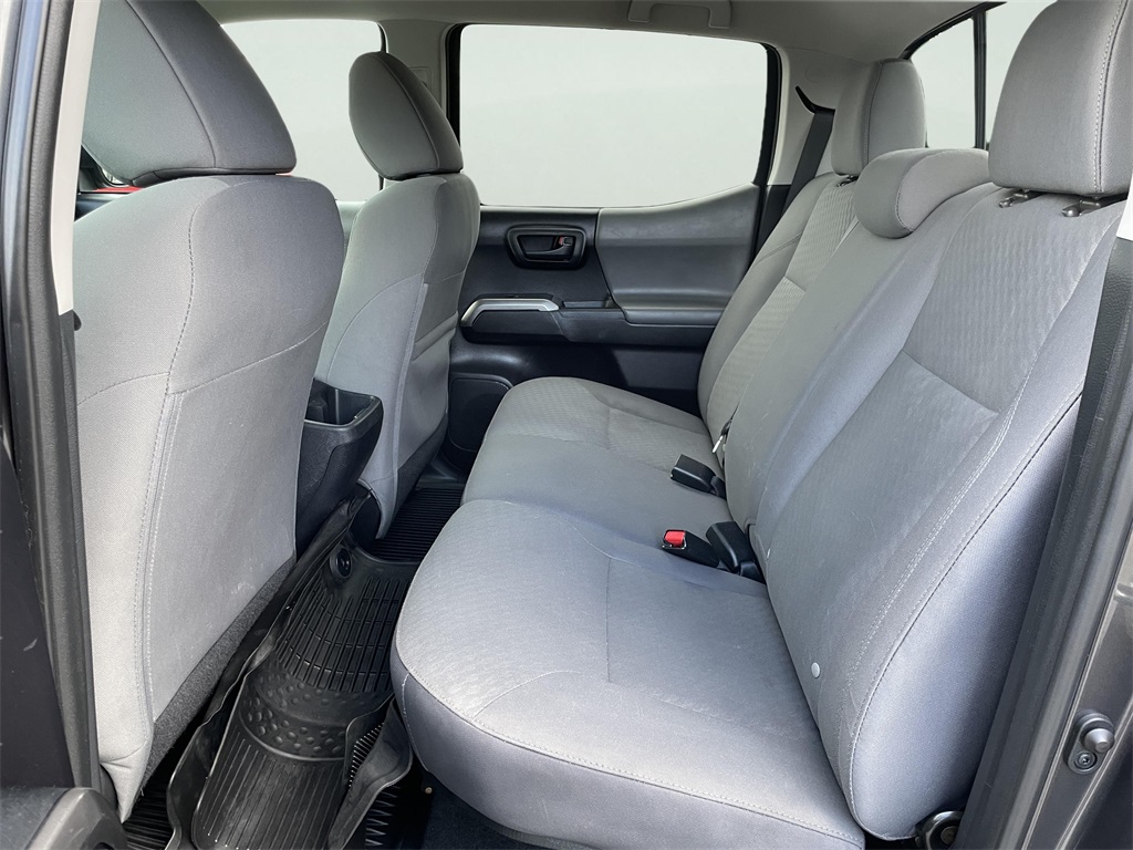 2020 Toyota Tacoma SR5 photo 13
