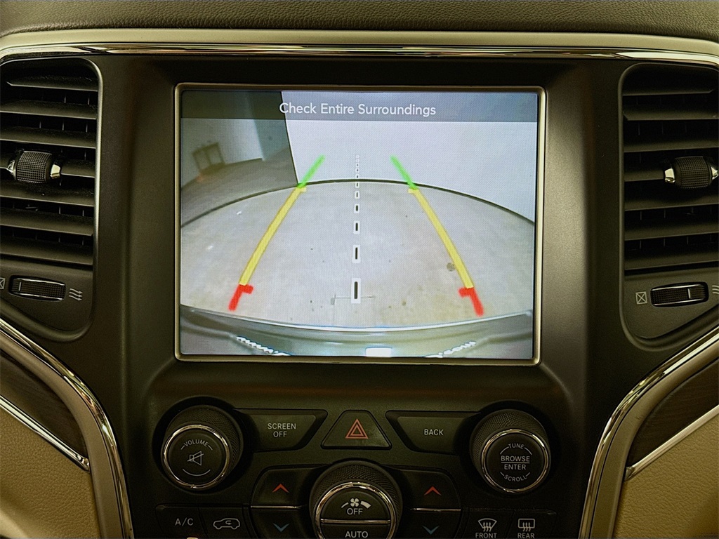2015 Jeep Grand Cherokee Overland photo 16