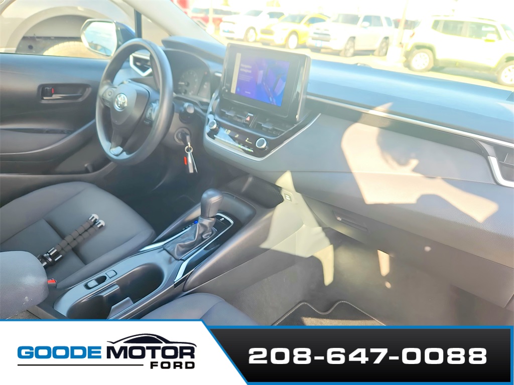 2023 Toyota Corolla LE photo 17