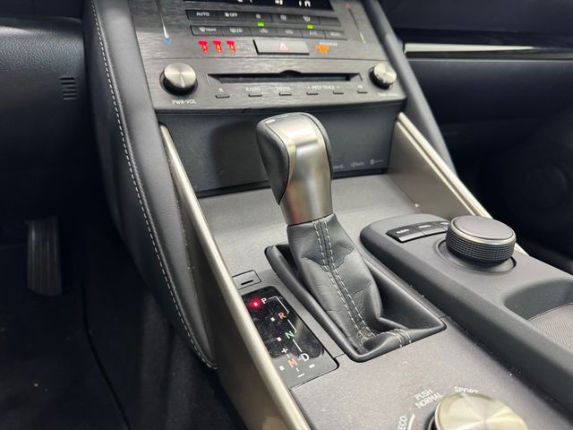 2019 Lexus IS 300 photo 25