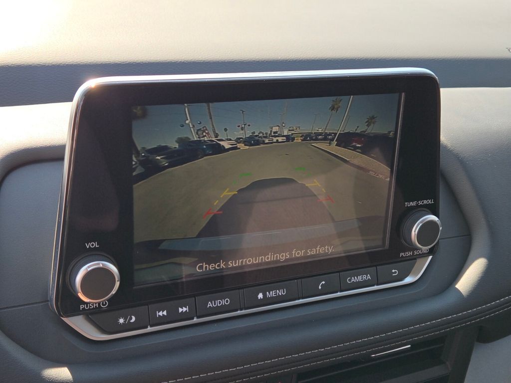 2025 Nissan Rogue SV photo 12