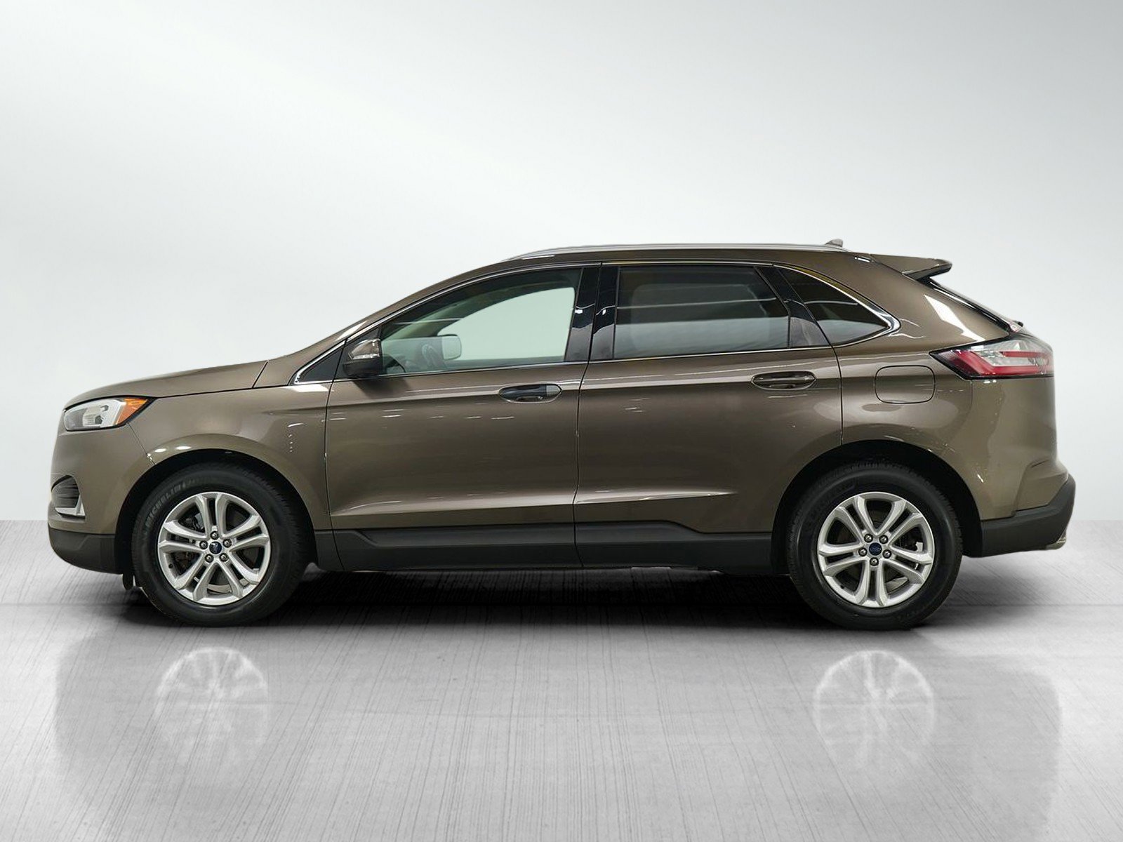 Used 2019 Ford Edge SEL with VIN 2FMPK4J96KBC62907 for sale in Wayzata, Minnesota